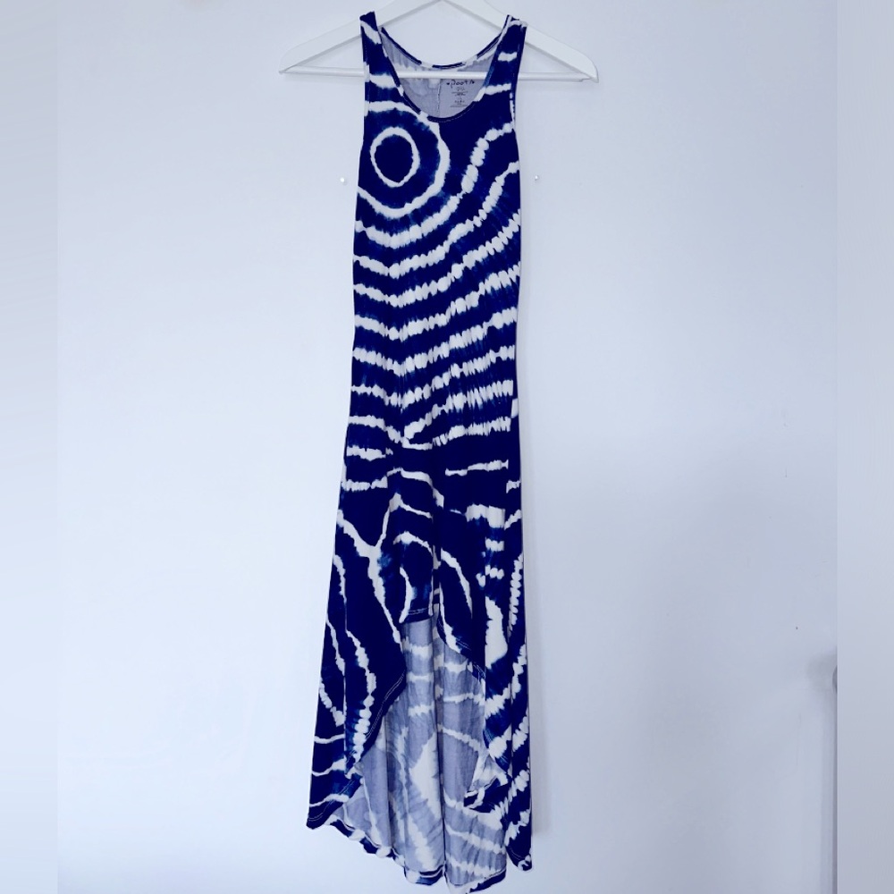 Sleeveless Dip Hem Dress, Blue and White